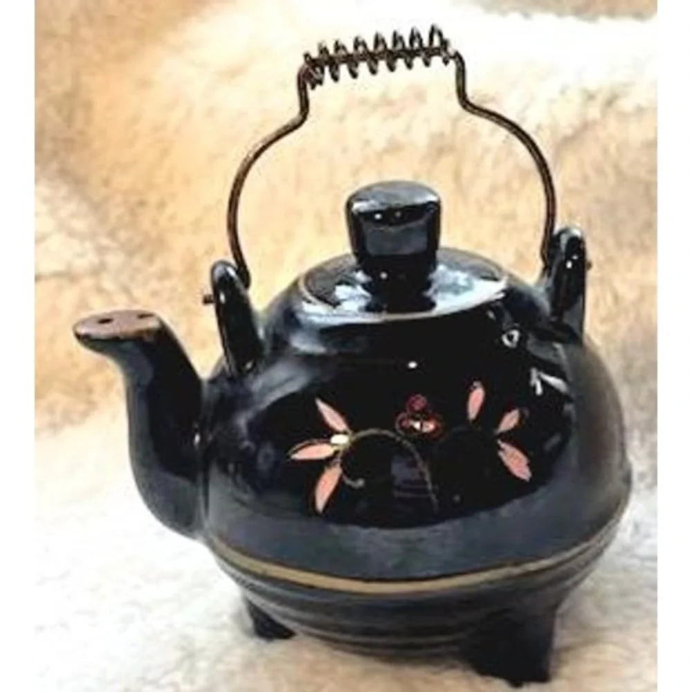 Vintage Japanese redware saltshaker